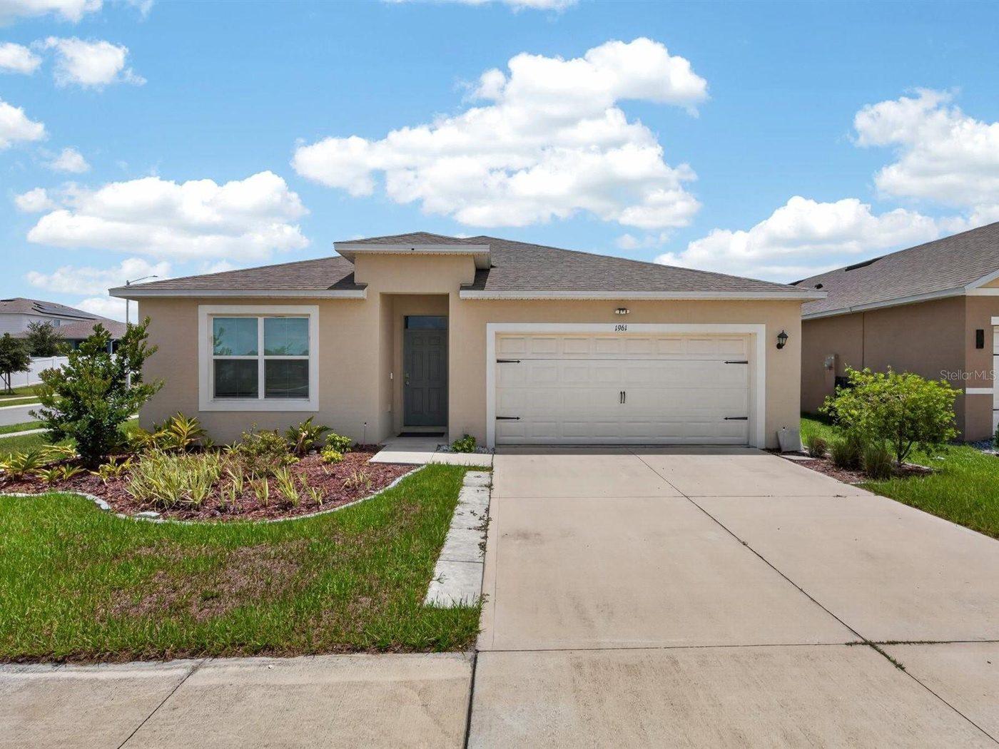 1961 Victoria St, Davenport, FL